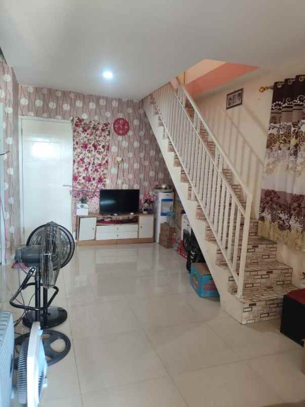 rumah 2 lantai siap huni di perumahan grand mahkota 1