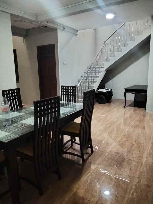rumah 2 lantai siap huni di tlogosari cocok kos mess