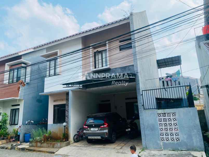 rumah 2 lantai strategis di grogol depok