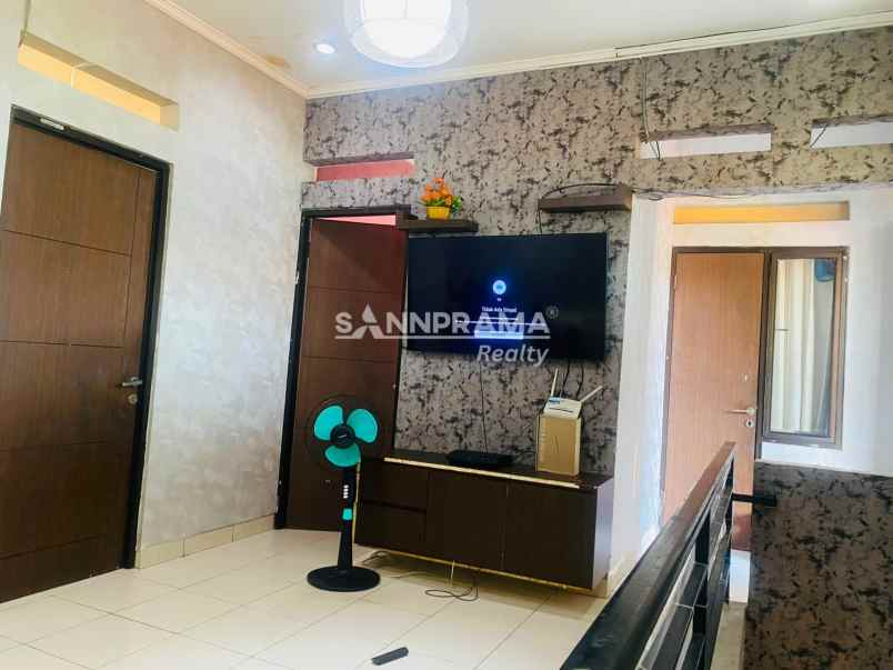 rumah 2 lantai strategis di grogol depok