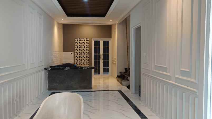 rumah 3 lantai siap huni di tanah baru depok