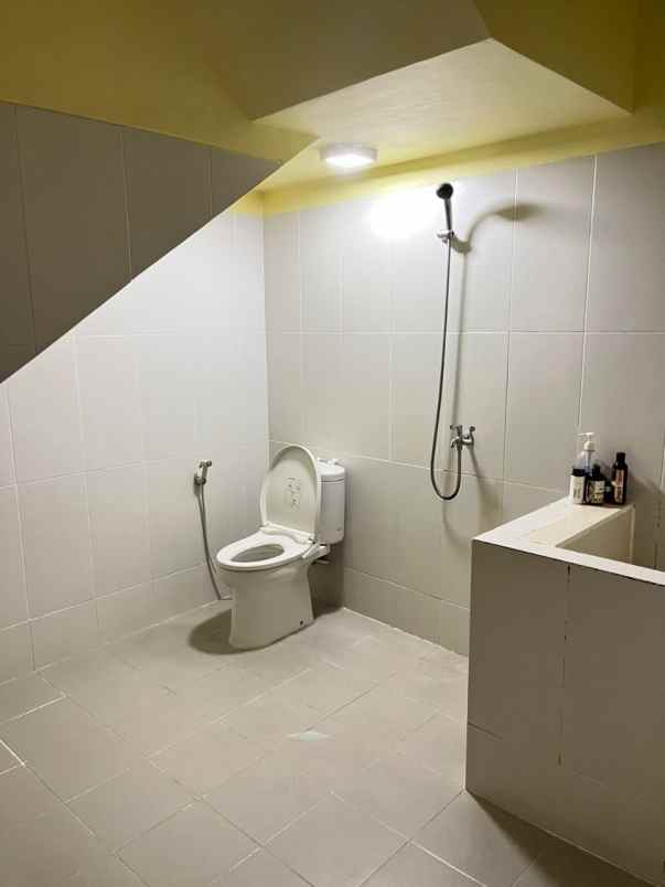 rumah bagus 2 lantai siap huni dikoja jakarta utara