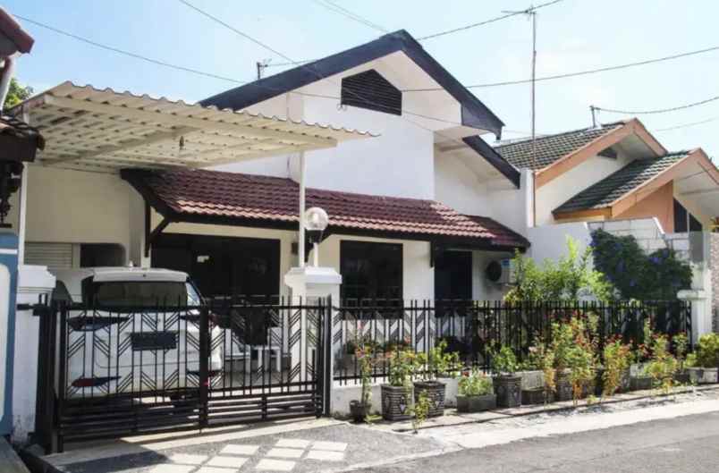 rumah bagus siap huni di baruk utara daerah rungkut