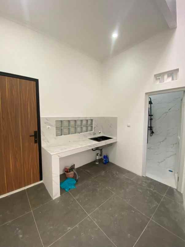 rumah baru 2 lantai di cilodong kota depok
