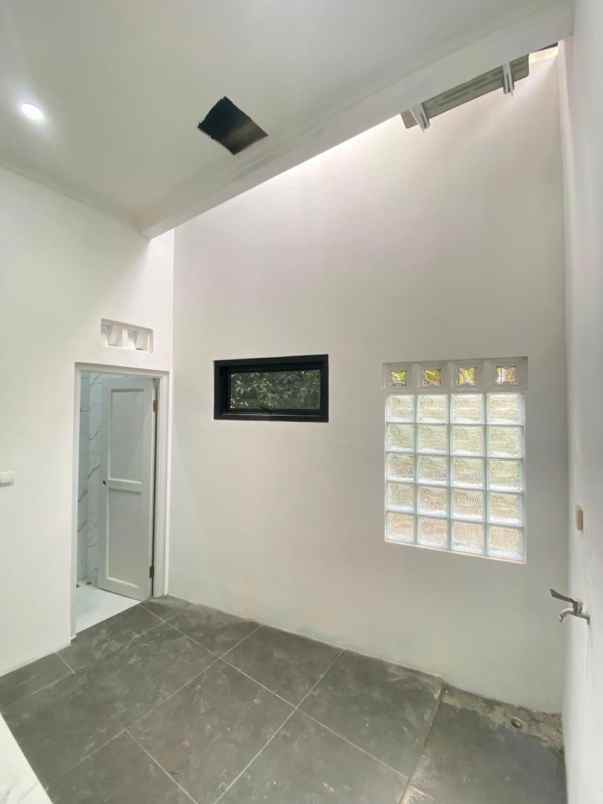rumah baru 2 lantai di cilodong kota depok