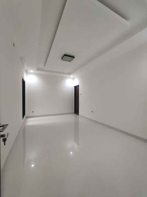 rumah baru dalam komplek di pondok kelapa jaktim