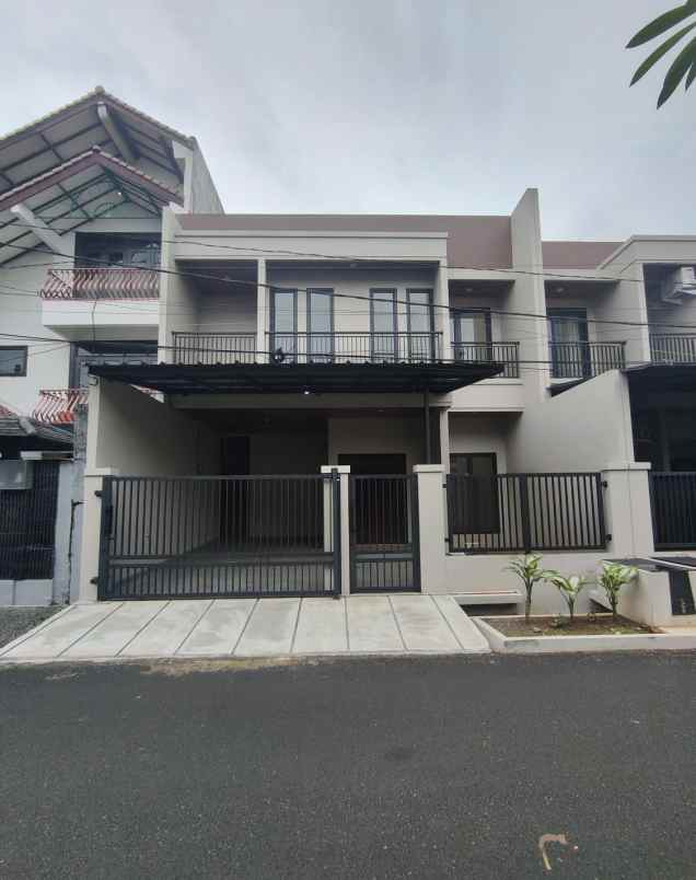 rumah baru dalam komplek di pondok kelapa jaktim