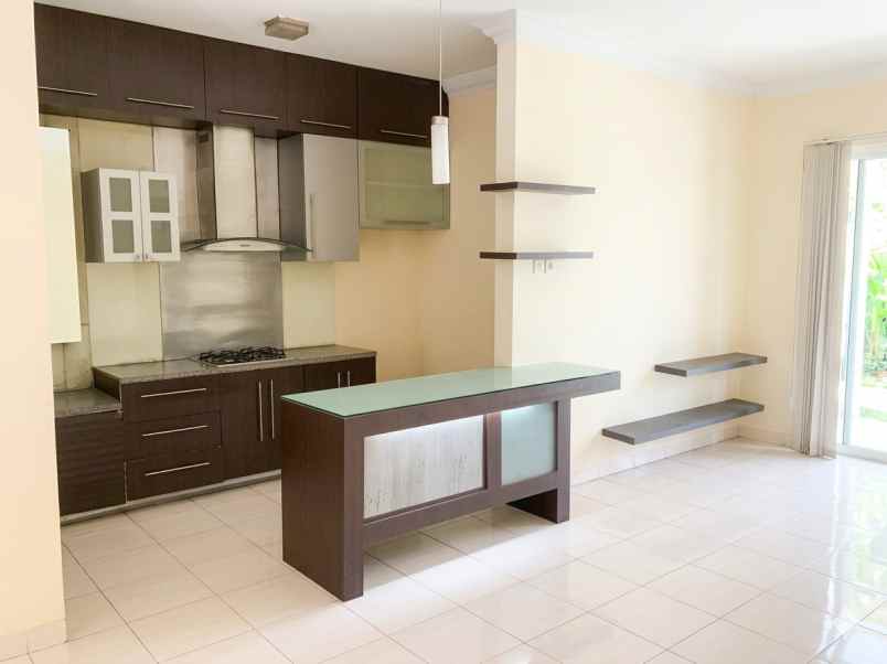 rumah baru direnovasi di legenda wisata cibubur