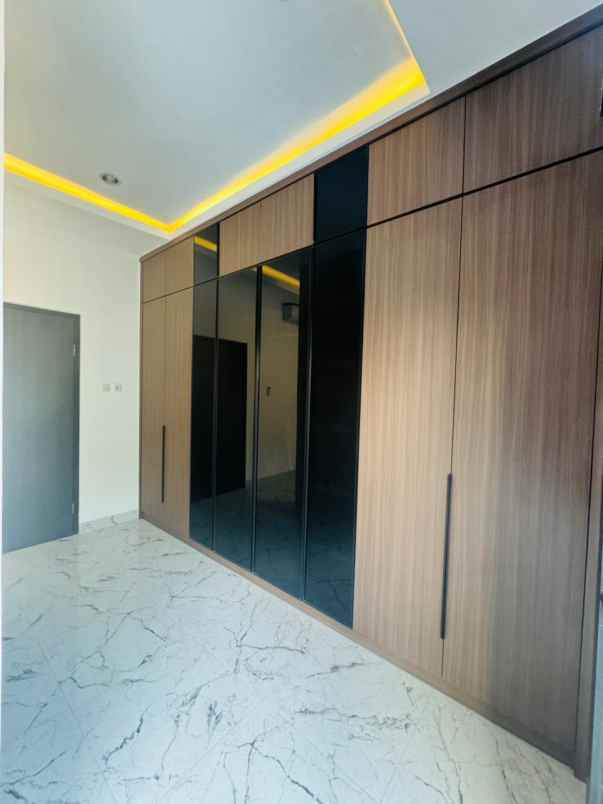 rumah baru gress harga terjangkau pakuwon city