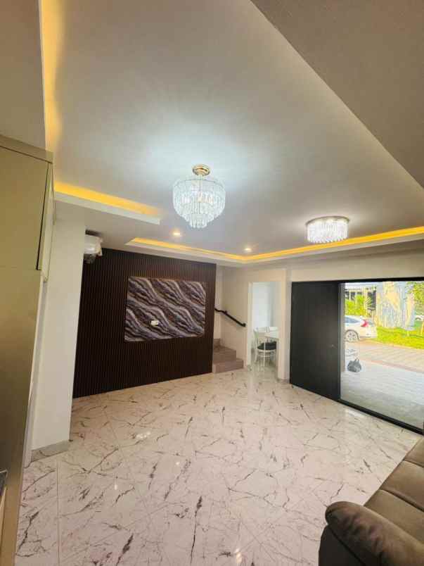 rumah baru gress harga terjangkau pakuwon city