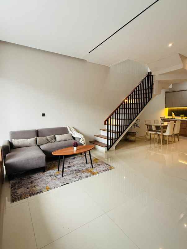 rumah baru lokasi strategis di nusaloka bsd city