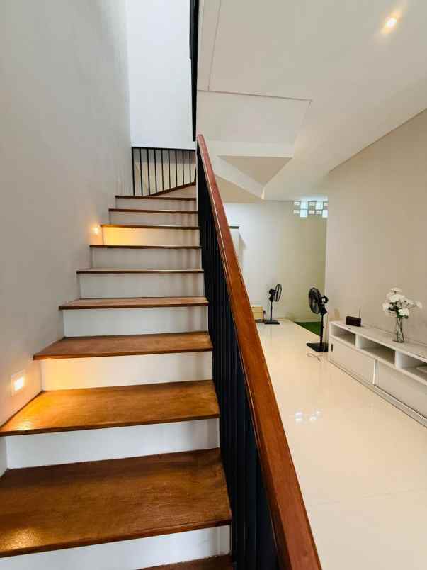 rumah baru lokasi strategis di nusaloka bsd city