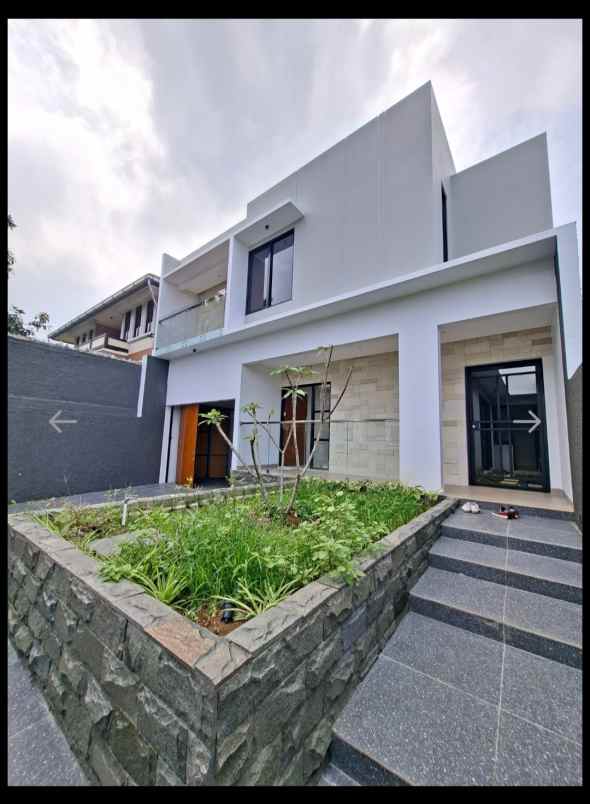 rumah baru mewah luas ready stock di sayap setiabudi