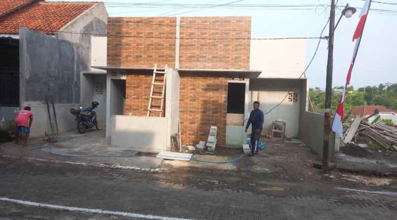 rumah baru ready stok di grafika banyumanik semarang