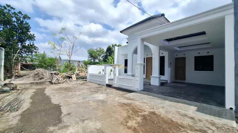 rumah baru siap huni dekat exit tol purwomartani