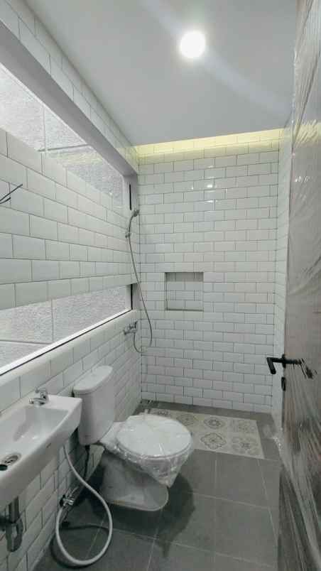 rumah baru siap huni scandinavian style dalam komplek