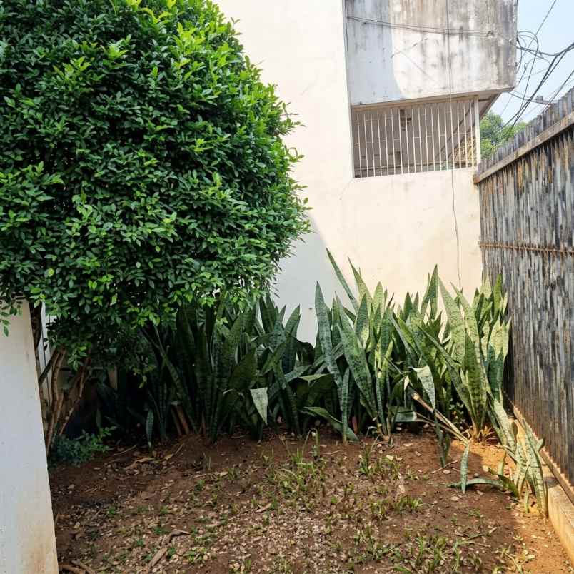 rumah cantik siap huni di rawamangun jakarta timur