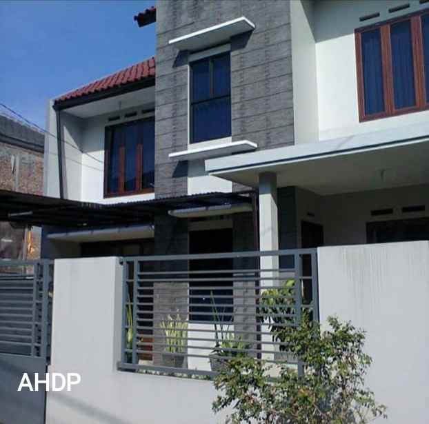 Rumah Mewah Dua Lantai Sejuk Ciwaruga Gerlong Bandung Barat