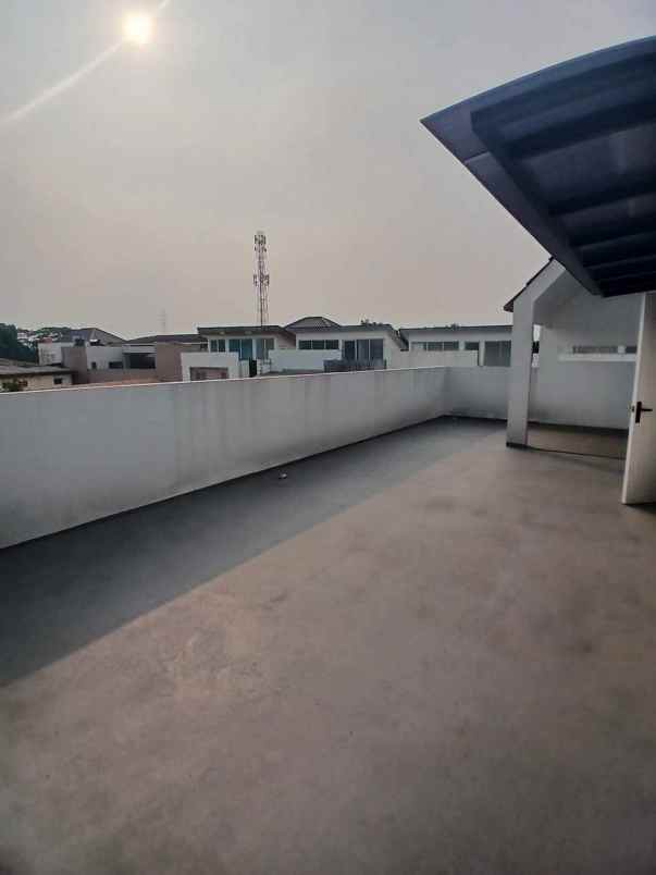 rumah cluster 2 kantai ada rooftop di mampang depok