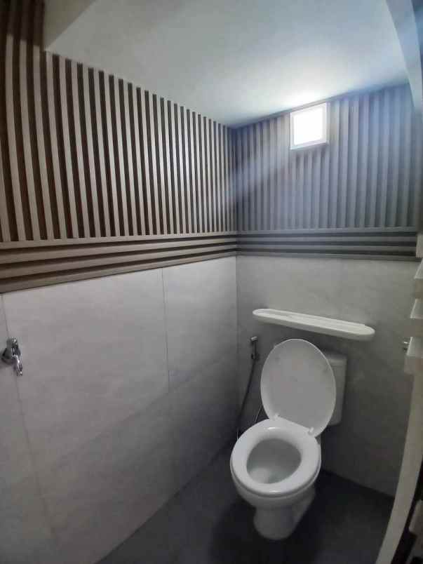 rumah cluster 2 kantai ada rooftop di mampang depok