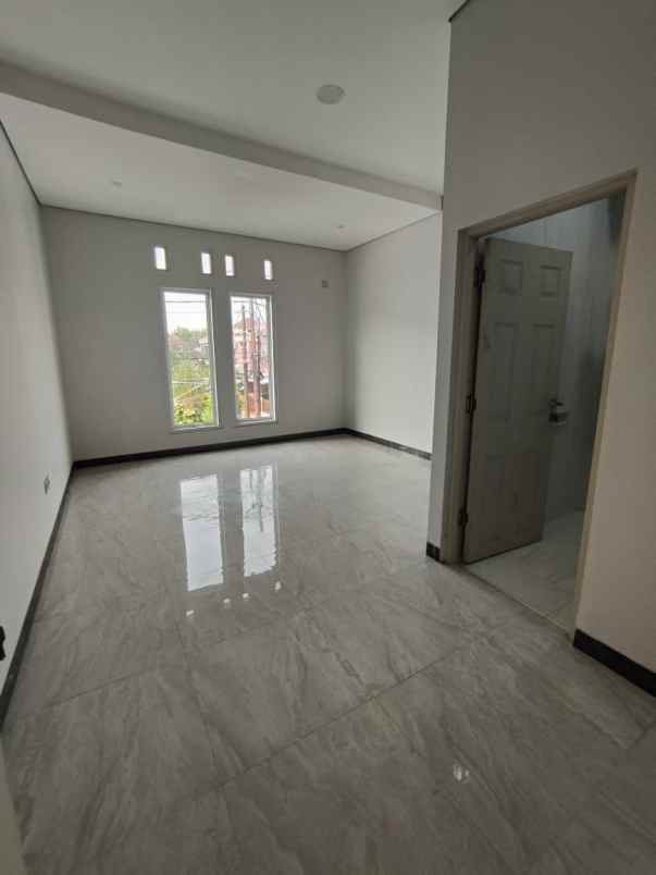 rumah dalam komplek di pondok kelapa jakarta timur