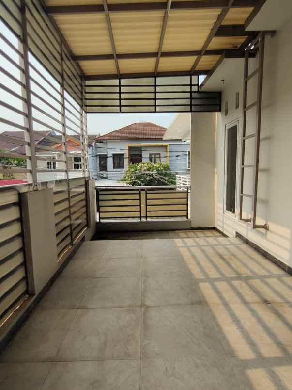 rumah dalam komplek di pondok kelapa jakarta timur