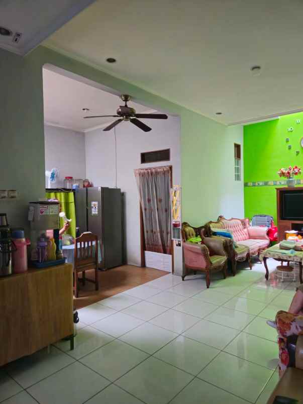 rumah dan 2 kios strategis di tanjung duren jak bar