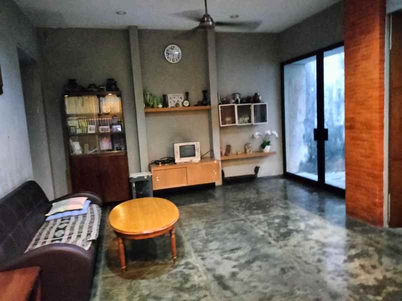 rumah dan kos di jalan setiabudi jakarta selatan