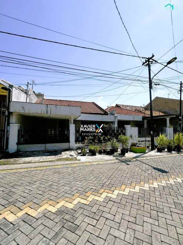 rumah di baratajaya dekat gubeng ngagel panjang jiwo