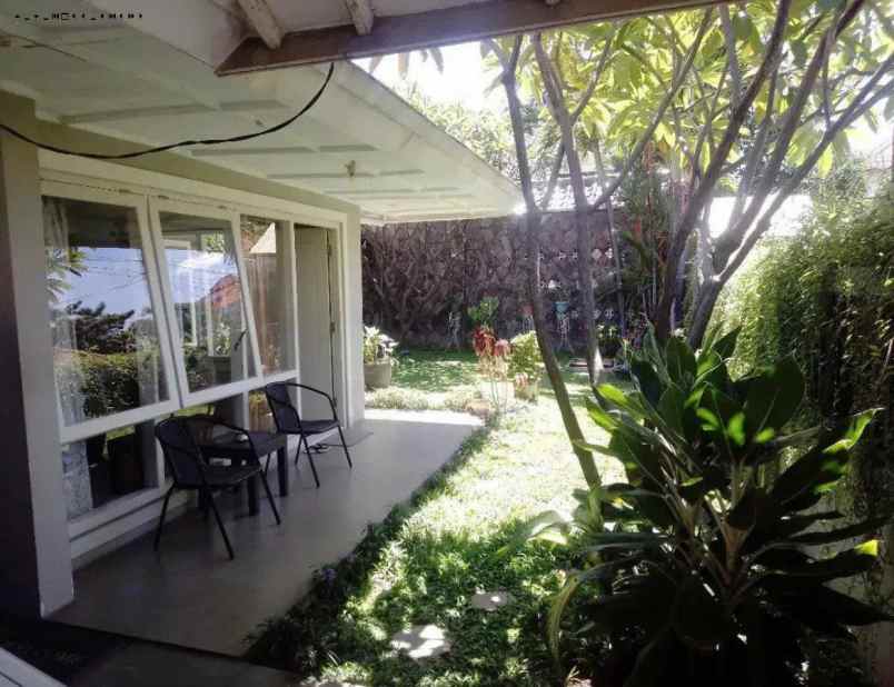 rumah di manyar surabaya strategis full furnish