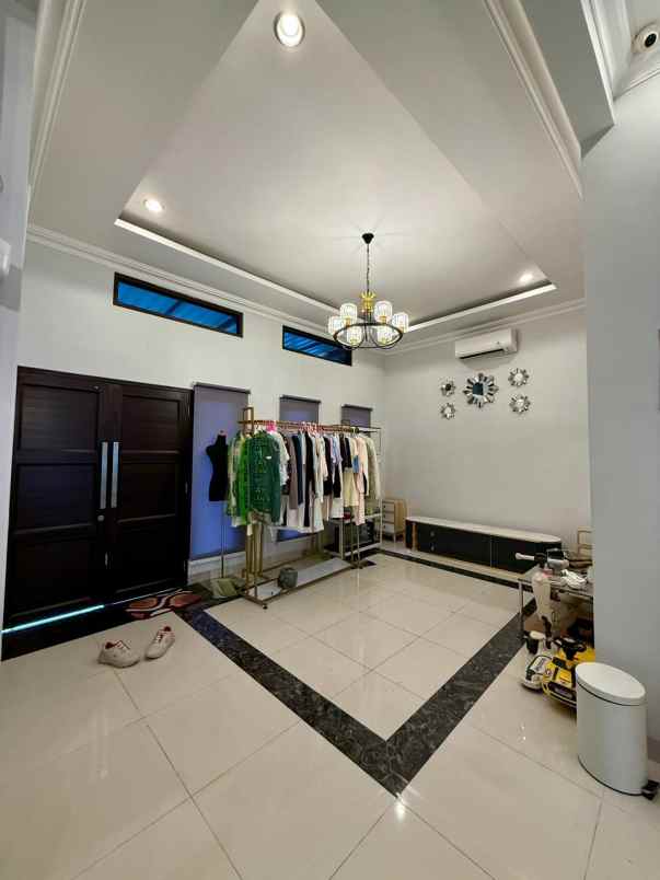 rumah favorit area tanjung barat akses tol cepat