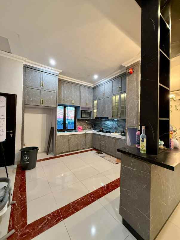 rumah favorit area tanjung barat akses tol cepat