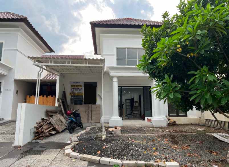 rumah full furnished citraland cluster depan