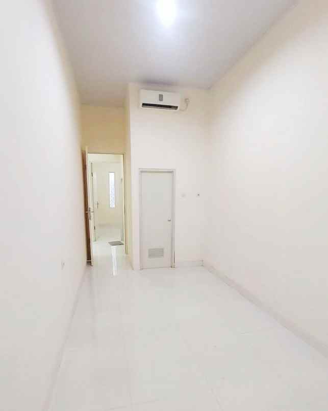 rumah graha sukolilo regency siap huni