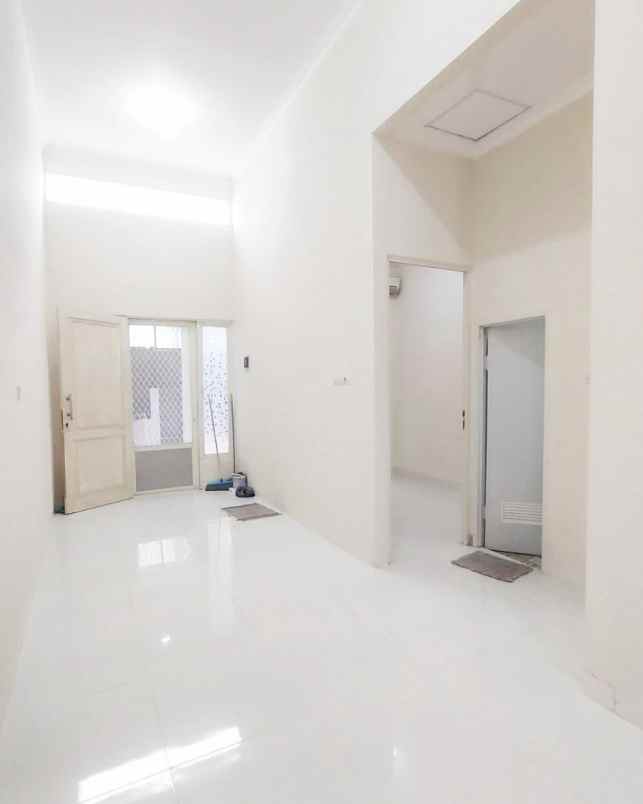 rumah graha sukolilo regency siap huni