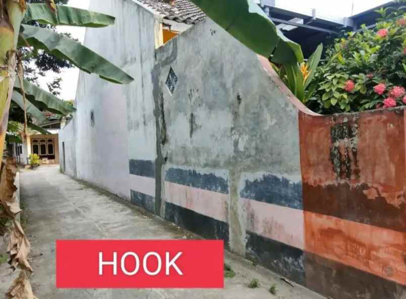 rumah hook luas di sidokarto jl godean km 8 sleman