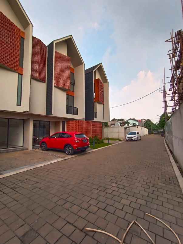 rumah jalan rusa iv