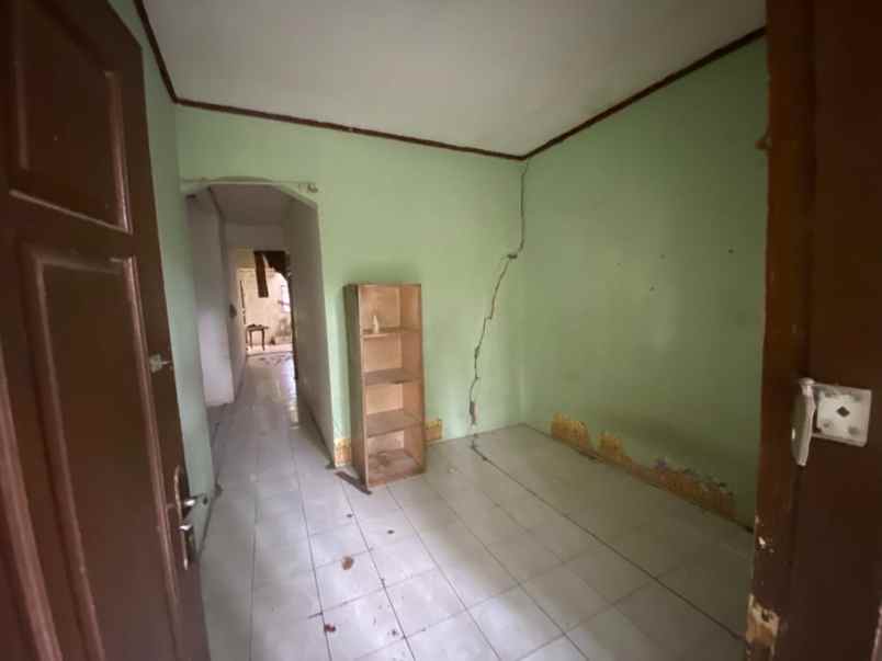 rumah jl cemara ii no 99 rt 003