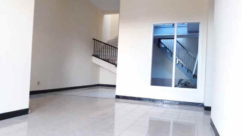 rumah jl durian pondok candra strategis