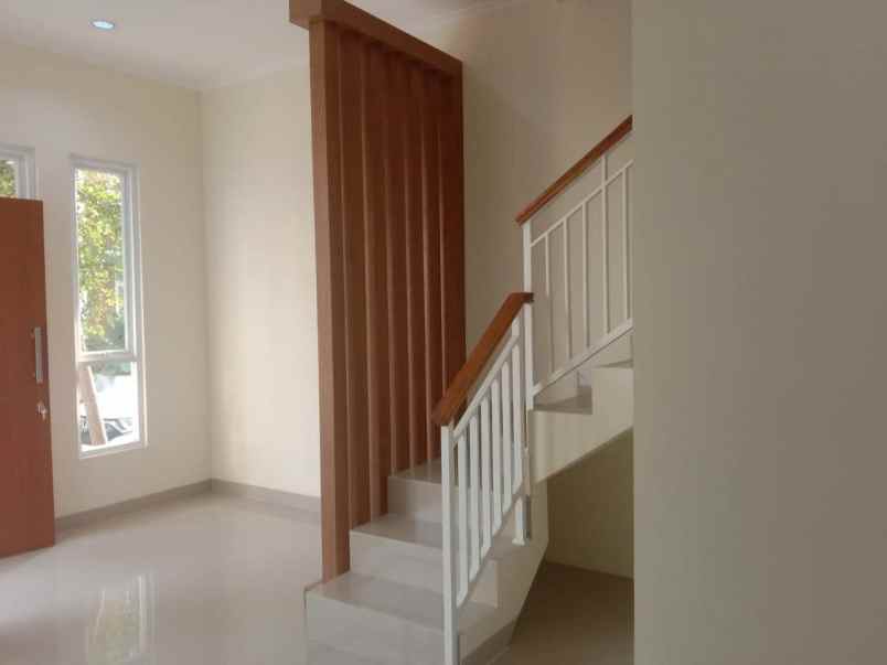 rumah jl pangrango sukahati