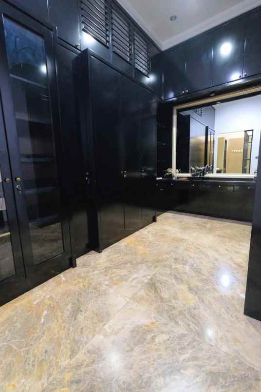 rumah jl pantai mutiara pluit