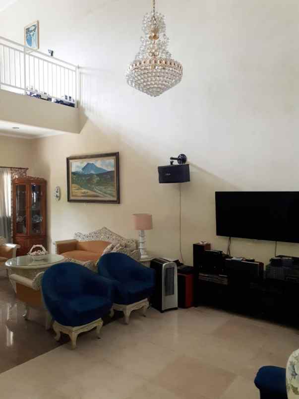 rumah jln raya kesehatan sektor