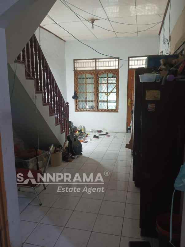 rumah komplek pusat kota depok