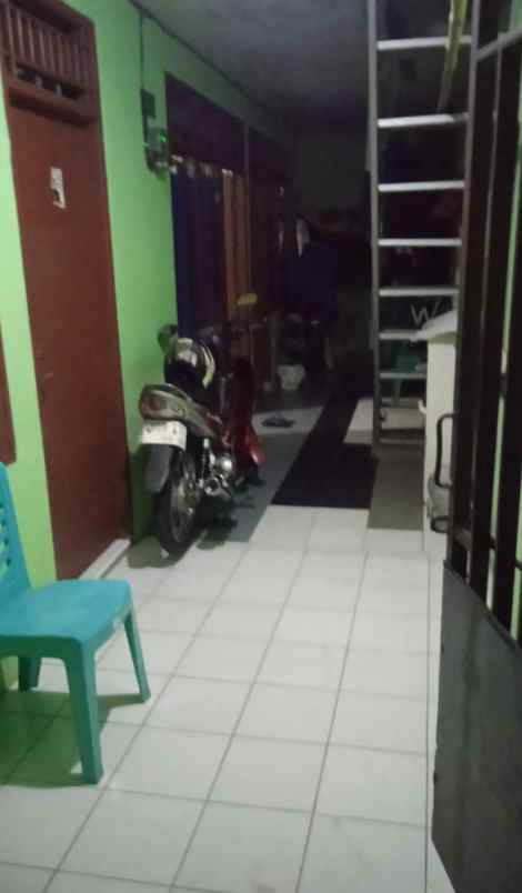 rumah kontrakan 3 pintu di tanah baru depok