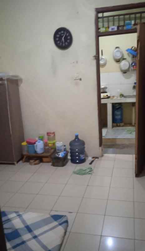 rumah kontrakan 3 pintu di tanah baru depok