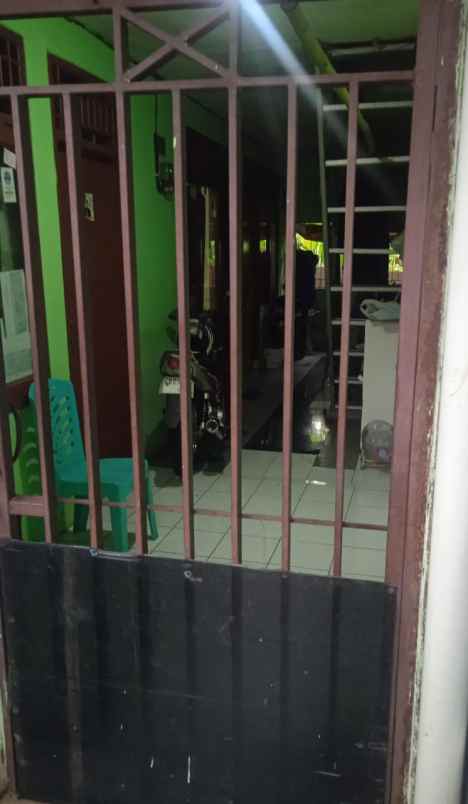 rumah kontrakan 3 pintu di tanah baru depok