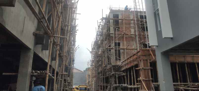 rumah kost putri 6 kamar dekat kampus ui