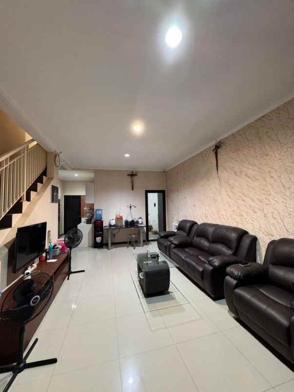 rumah lebak arum terawat furnish