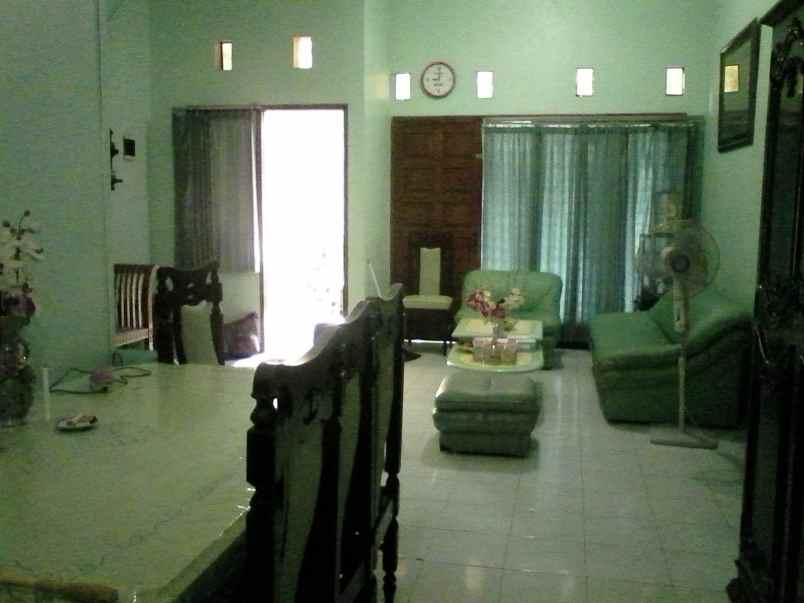 rumah luas tenang dan nyaman duta bukit mas banyumanik