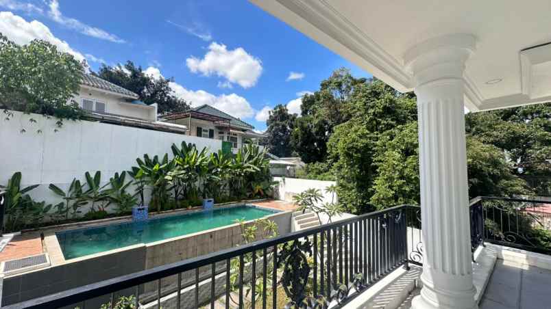 rumah luxury di sentul city dengan kolam renang